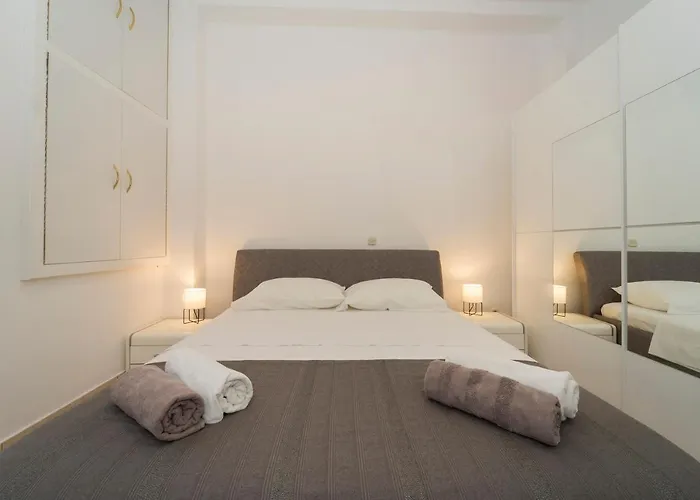 Apartment N Central